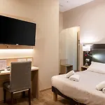 Victoria Hotel 3*