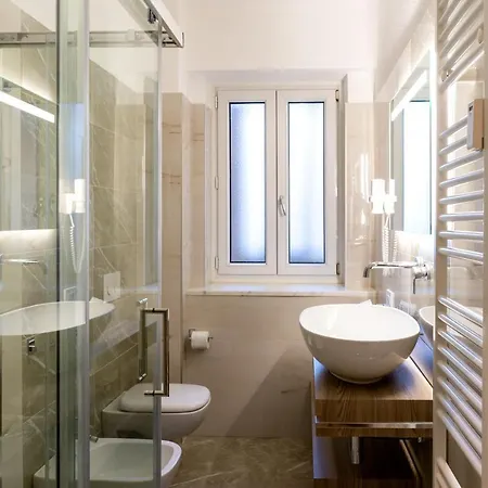 Victoria Hotel 3*