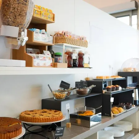 Victoria Ξενοδοχείο Κούνεο