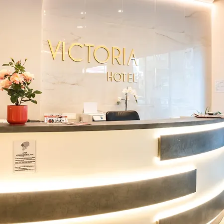 Victoria 3*