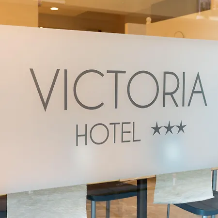Ξενοδοχείο Victoria 3*