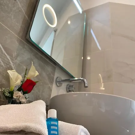 Victoria Hotel 3*